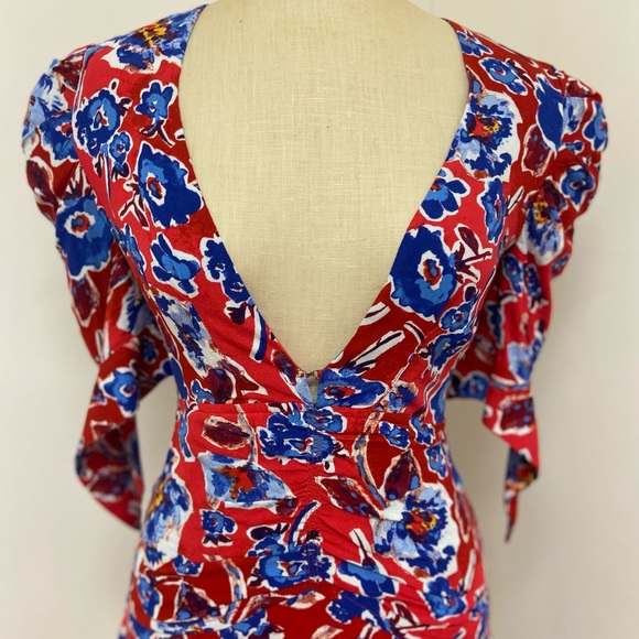 Plunging V neck floral dress - Picture 10 of 12